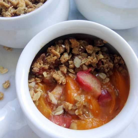 Apricot Rhubarb Crumble