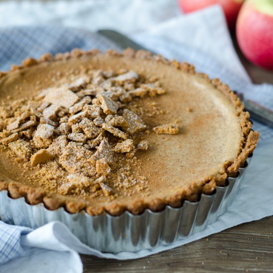 Vanilla Chai Spiced Cheesecake Pie