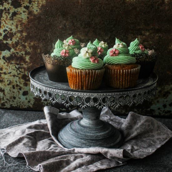 Date and White Chocolate Cupcakes