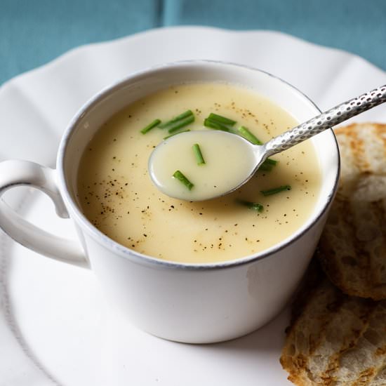 Light Potato and Leek Soup