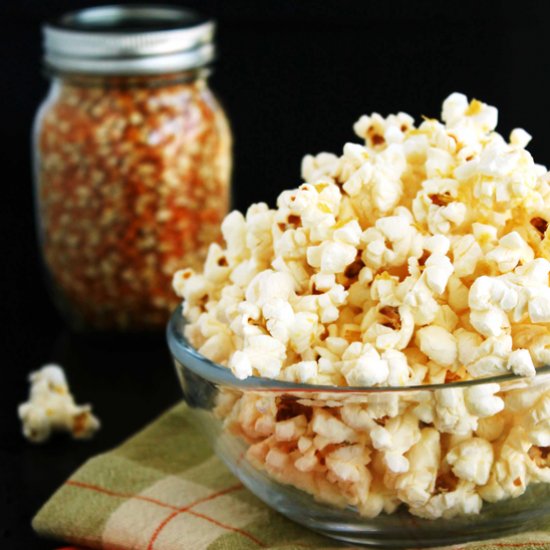 Cheesy Popcorn (Vegan)