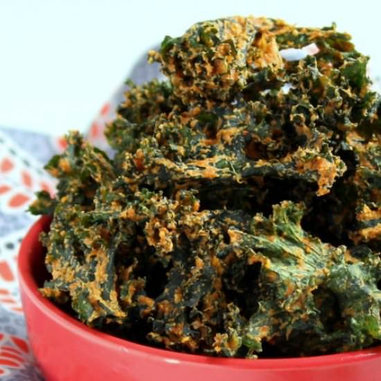 ‘Cheesy’ Vegan Kale Chips