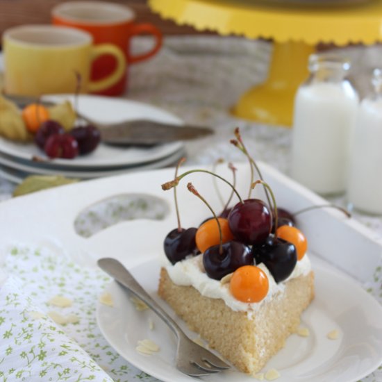 Cake w/ Vanilla, Almonds and Cherries