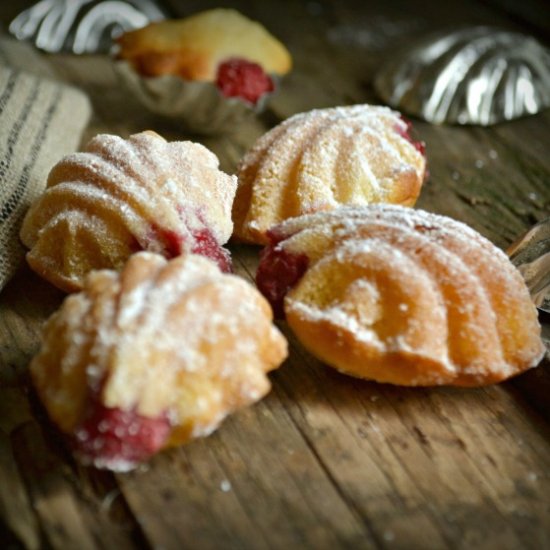 Raspberry Madeleine with Lemon Curd