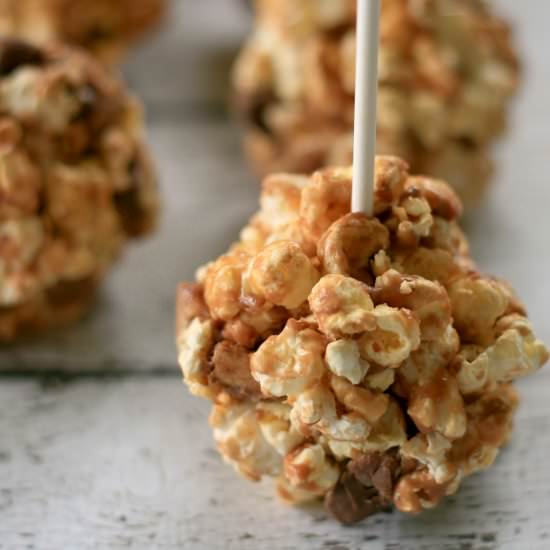 Twix Caramel Popcorn Pops