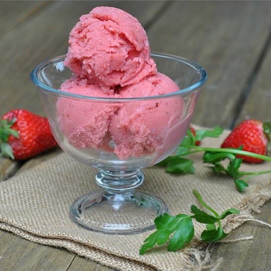 Strawberry Frozen Yogurt