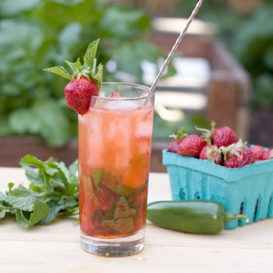 Strawberry Jalapeño Mojito