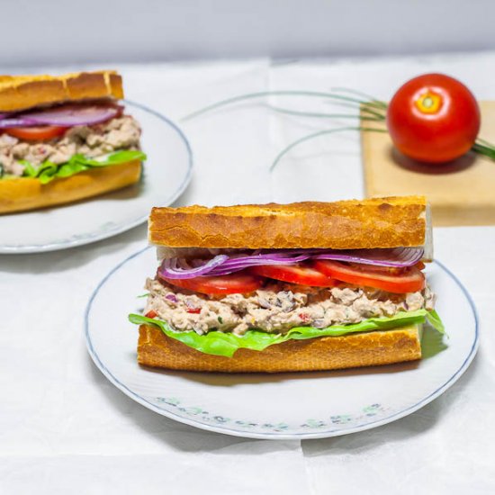 Tuna and raisins sandwich