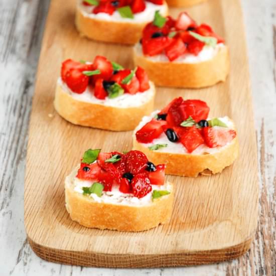 Strawberries with goat cheese