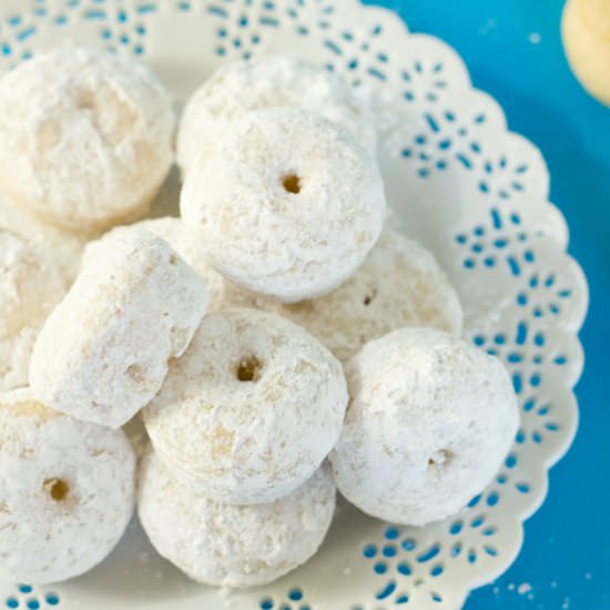 Powdered Sugar Donettes