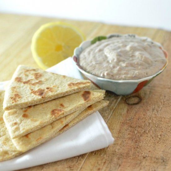 Black Bean Hummus with Pita Bread