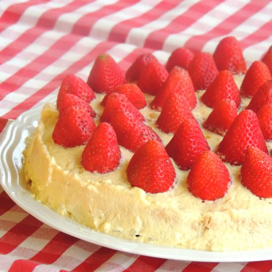 Strawberry & Chantilly Cream Cake