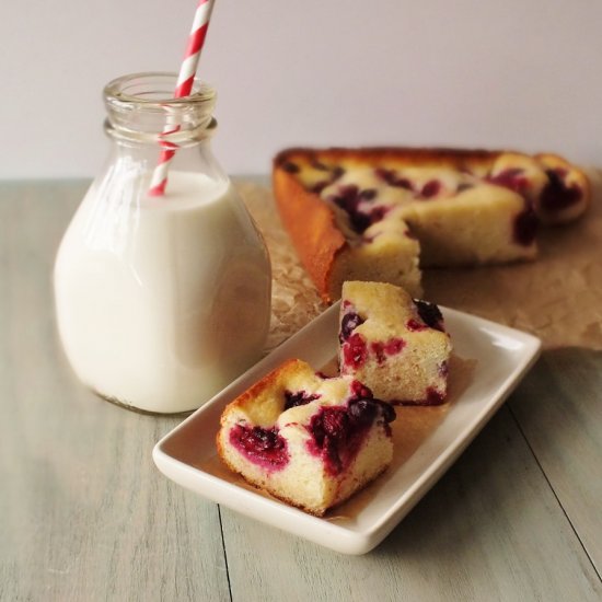 Mixed berry sour cream cake