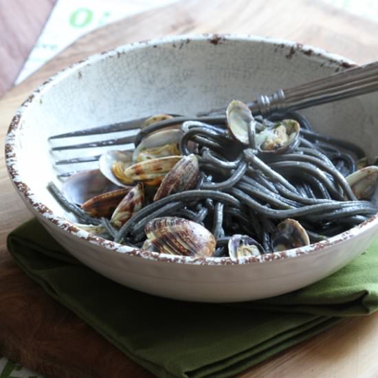 Spaghetti with squid ink