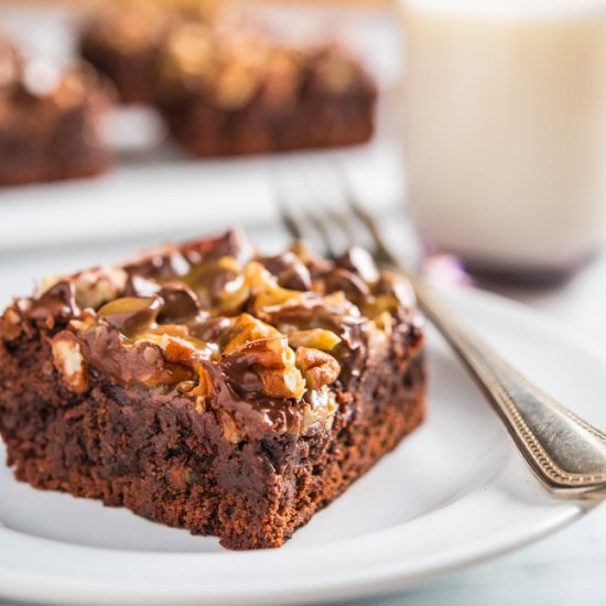 Pecan Turtle Brownies