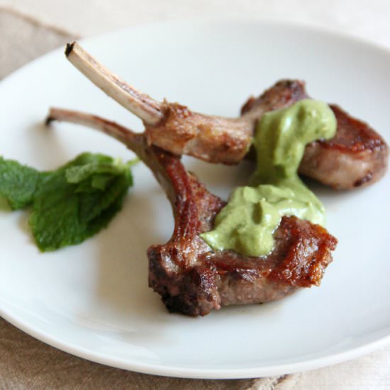 Lamb Chops with Mint Yogurt Sauce