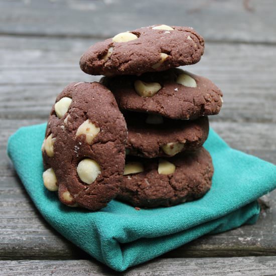 Dark Chocolate Macadamia Nut Cookie