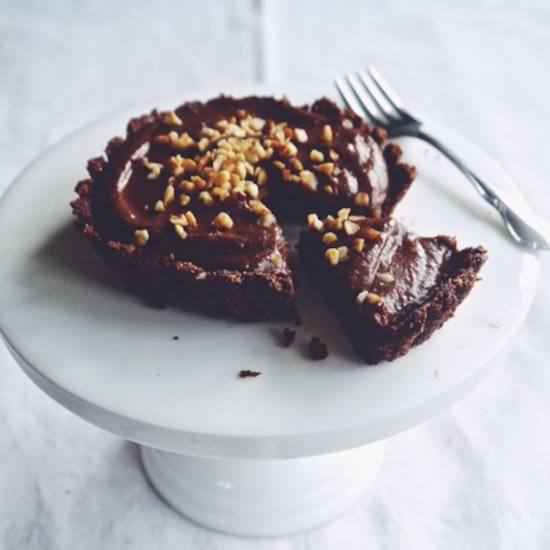 Raw Chocolate and Hazelnut Tarts