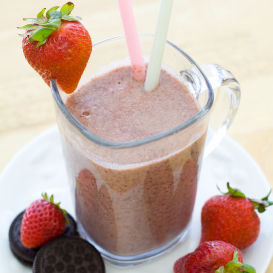 Skinny Strawberry Oreo Milkshakes