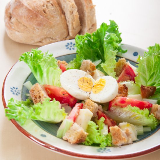 Gorgonzola Salad With Rustic Bread