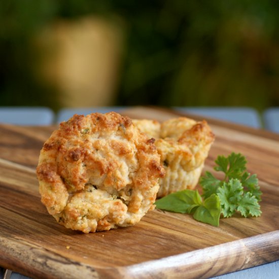 Cheesy Garlic Bread Muffins