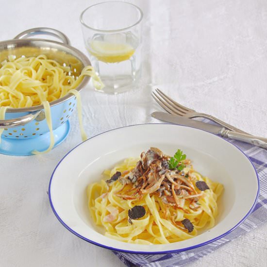 Tagliatelle with mushrooms