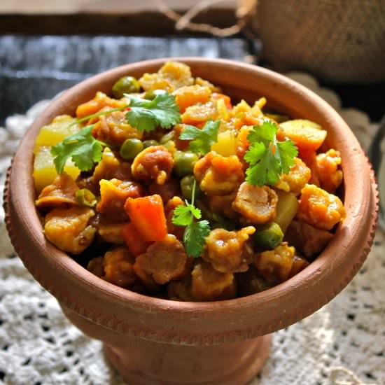 Masala Mung Wadi/Mungodi Curry