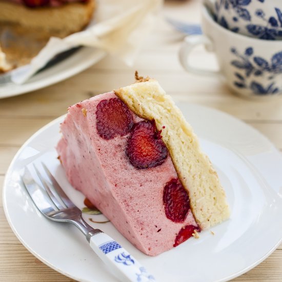 Simply Strawberry Cake