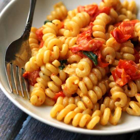 Pasta with slow-roasted tomatoes