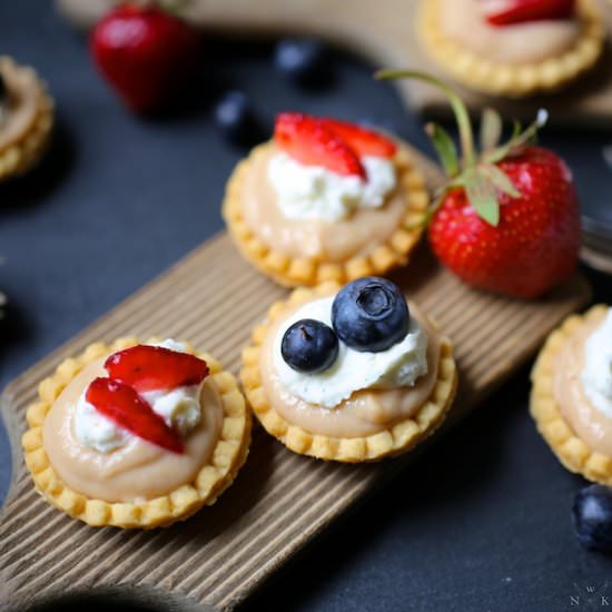 Rhubarb Curd Tarts with Mascarpone