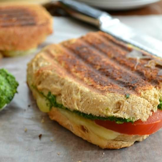 Pesto-Tomato Grilled Cheese