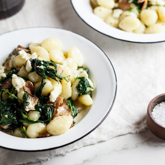 Gnocchi with bacon, blue cheese