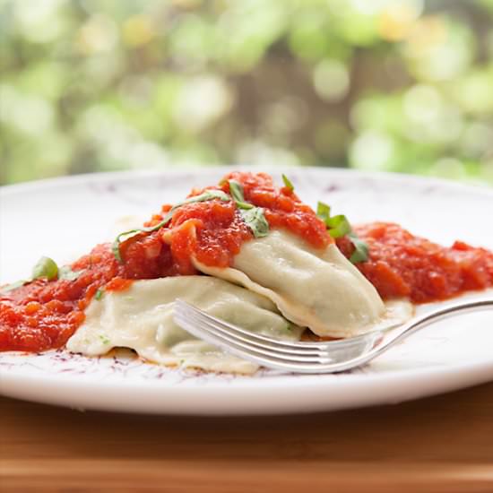 Ravioli with tomato sauce