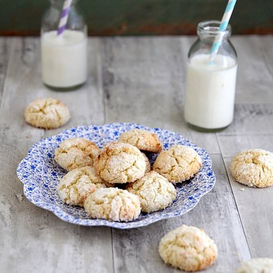 Lime and coconut crinkle cookies