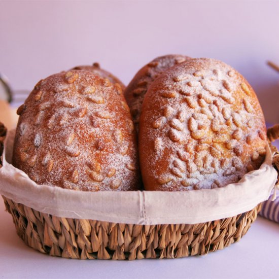 Brioche Cake with Pine Nuts