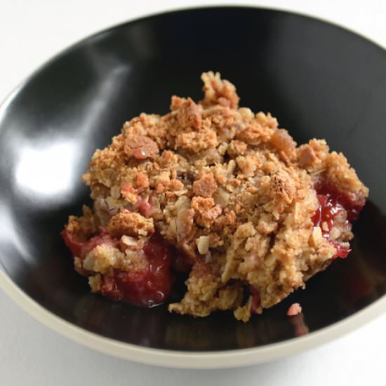 Rhubarb Raspberry Amaretti Crisp