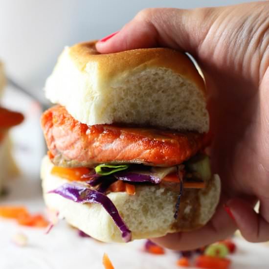 Salmon Sliders with Peanut Sauce