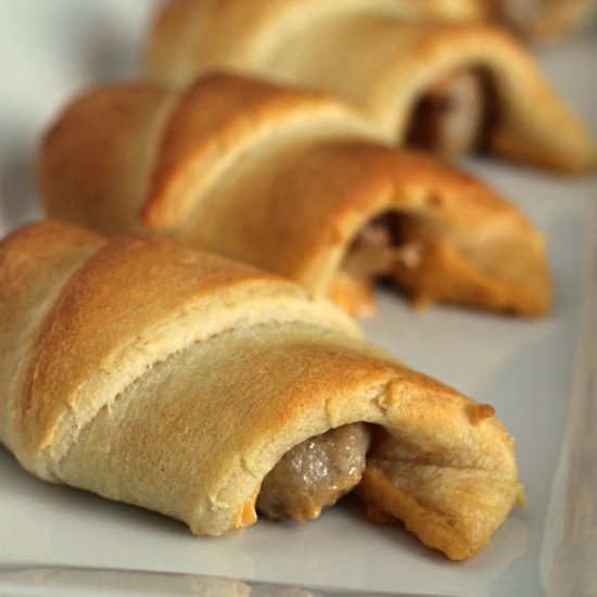 Cheesy Sausage Pigs in a Blanket