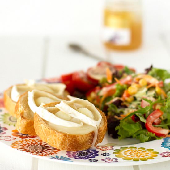 Chèvre with Lavender Honey