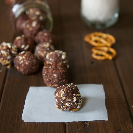 Chocolate Pretzel Bites