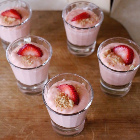 Strawberry Cheesecake Pudding Shots