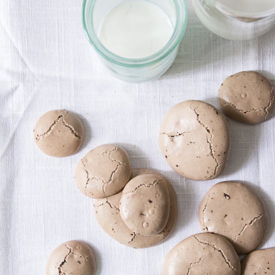 Spicy Chocolate Meringue Cookies