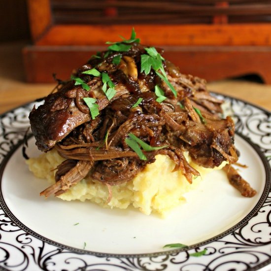 Shredded beef with mashed potatoes