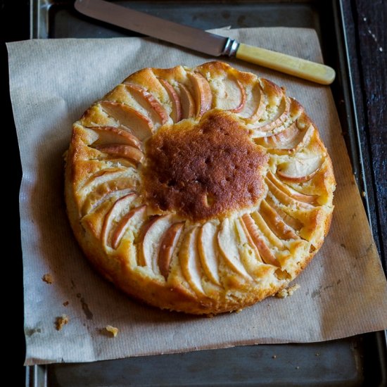 Apple Yoghurt Cake