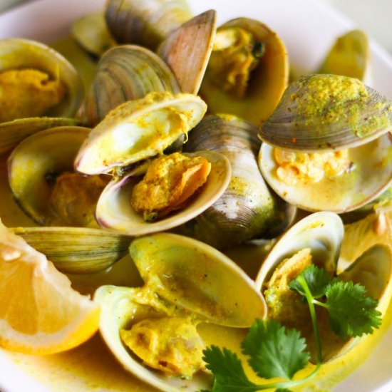 Coconut Curry Drunken Clams