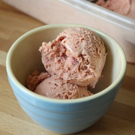 Roasted Strawberry Ice Cream