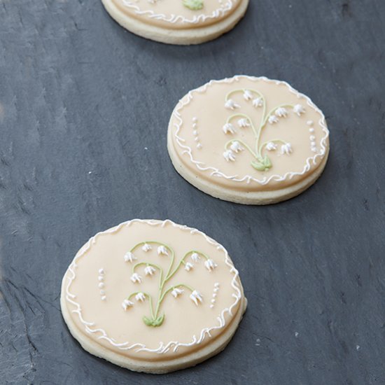 Royal Icing Lilies on a Sugar Cookies