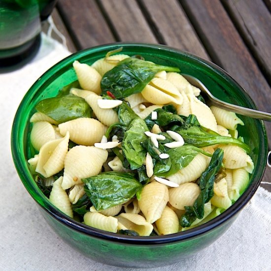 Pasta with Spinach and Almonds