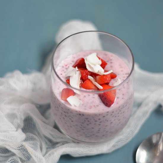 Strawberry Lemongrass Chia Mousse