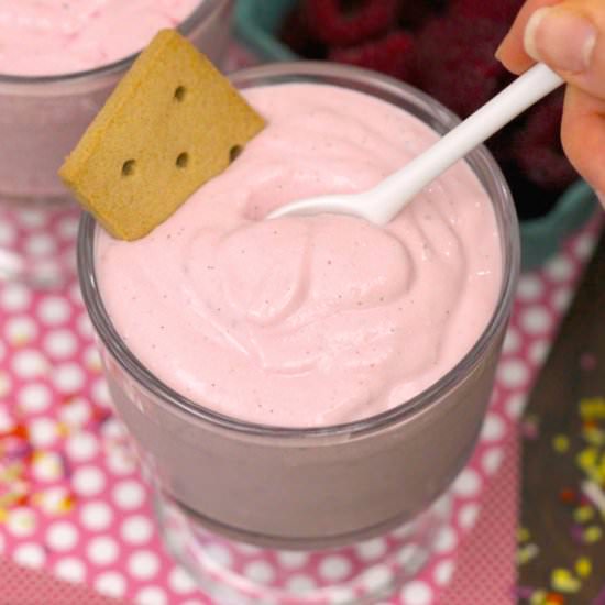 Healthy Strawberry Cheesecake Dip